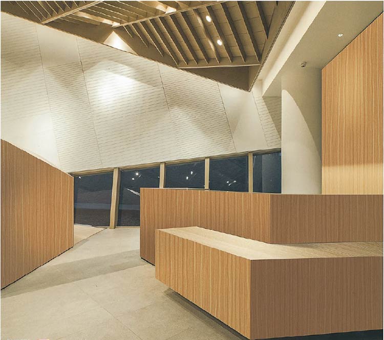 Jak může samolepicí PVC fólie oživit vaši výlohu?